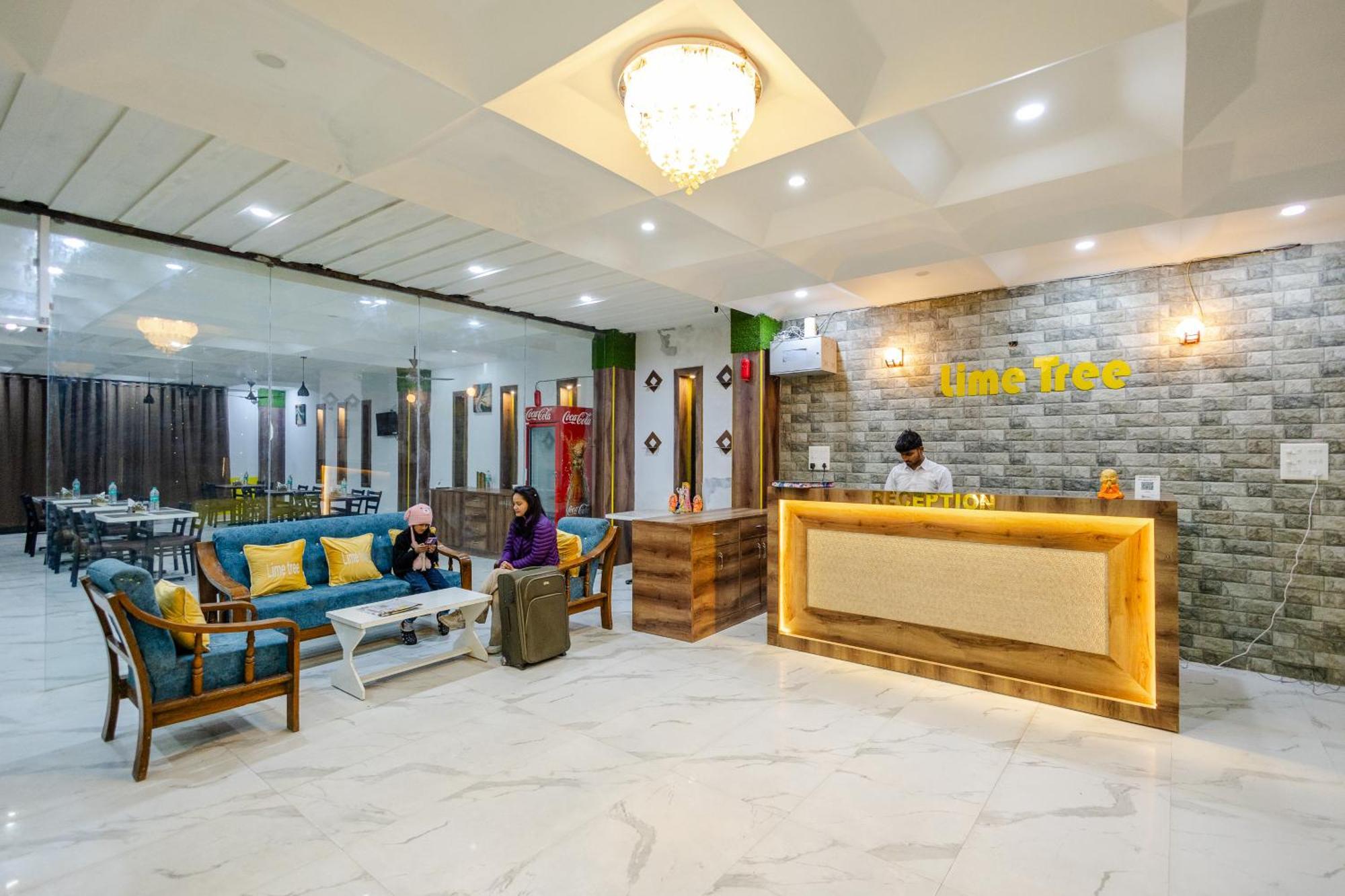 Lime Tree Hotel And Banquet Вриндавана Экстерьер фото