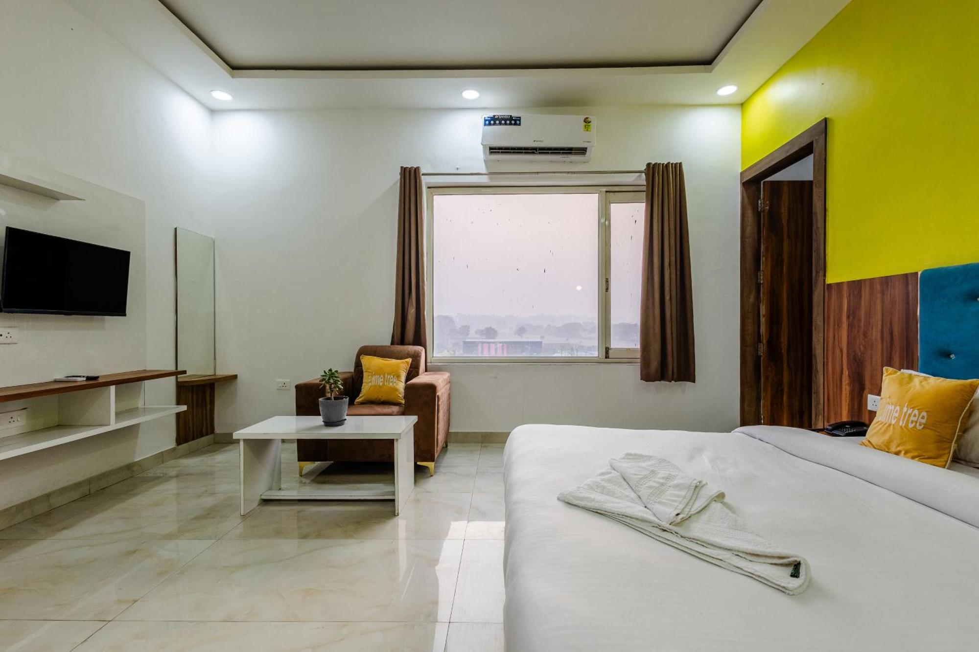 Lime Tree Hotel And Banquet Вриндавана Экстерьер фото