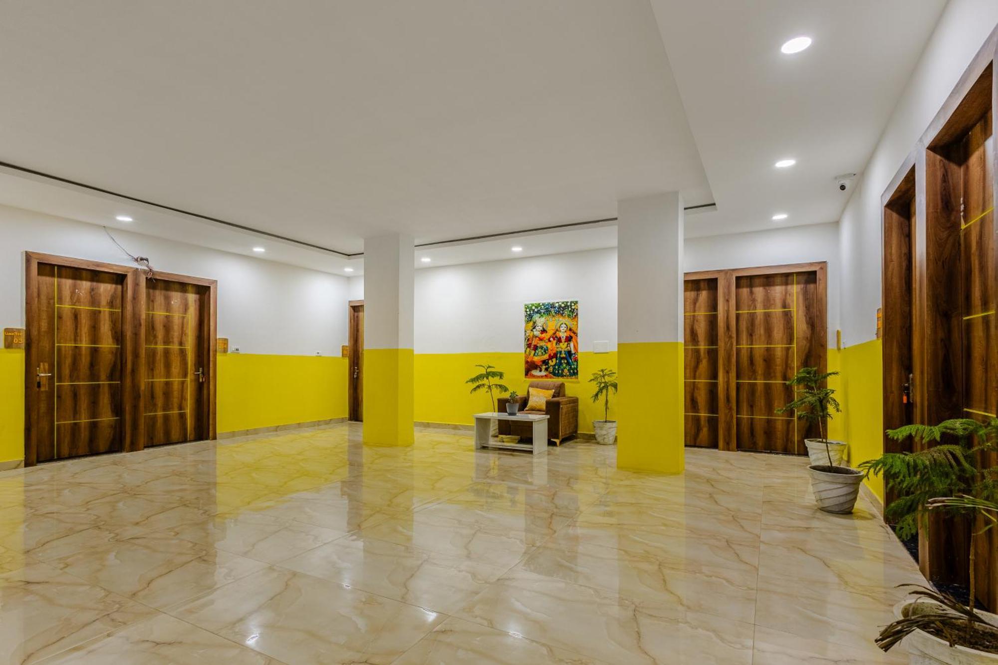Lime Tree Hotel And Banquet Вриндавана Экстерьер фото