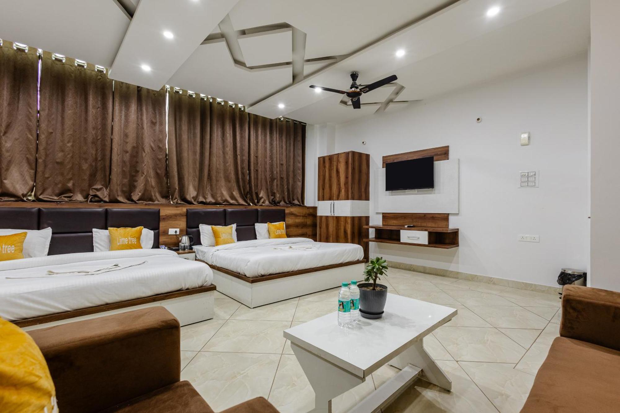 Lime Tree Hotel And Banquet Вриндавана Экстерьер фото