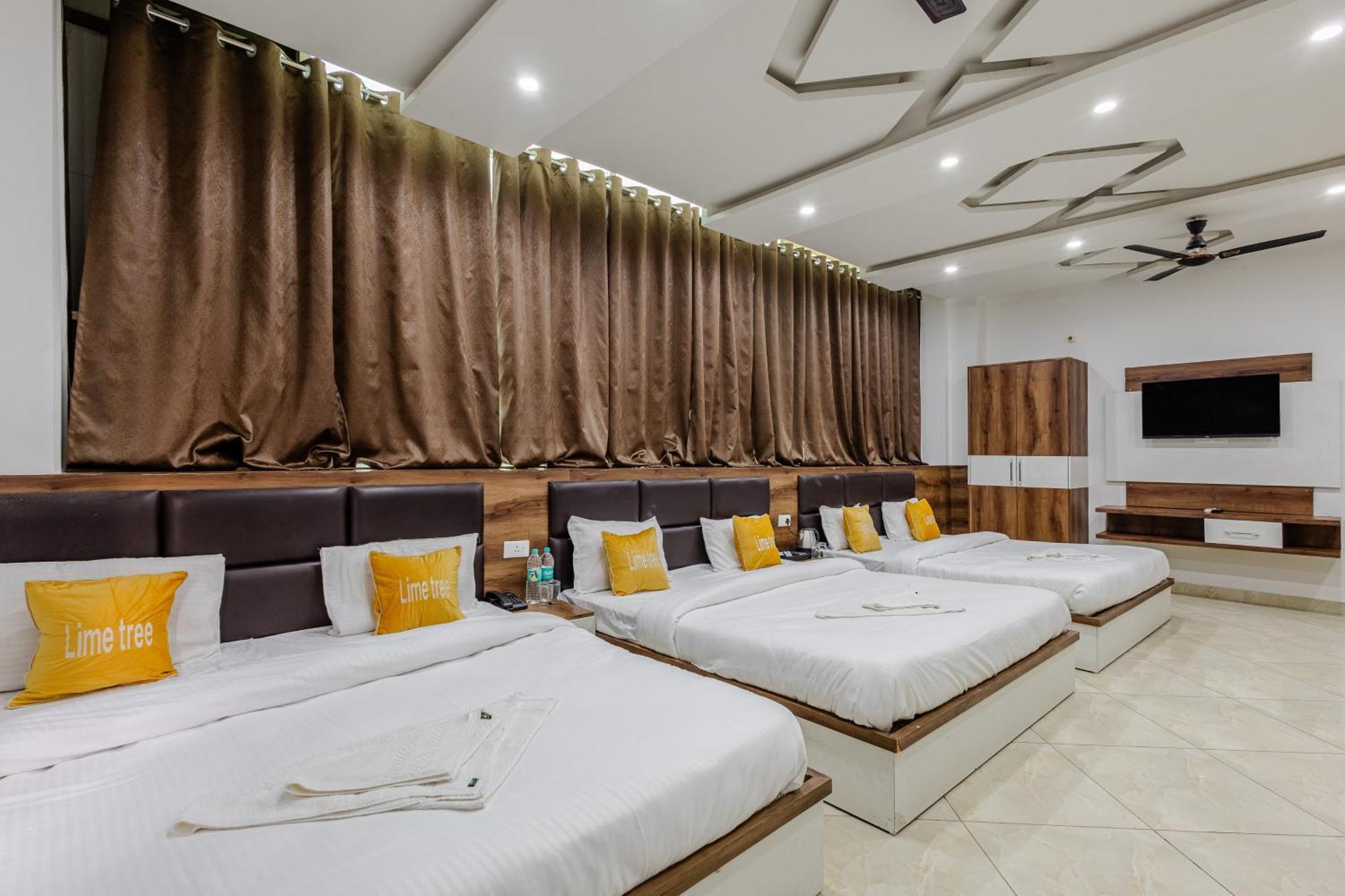 Lime Tree Hotel And Banquet Вриндавана Экстерьер фото
